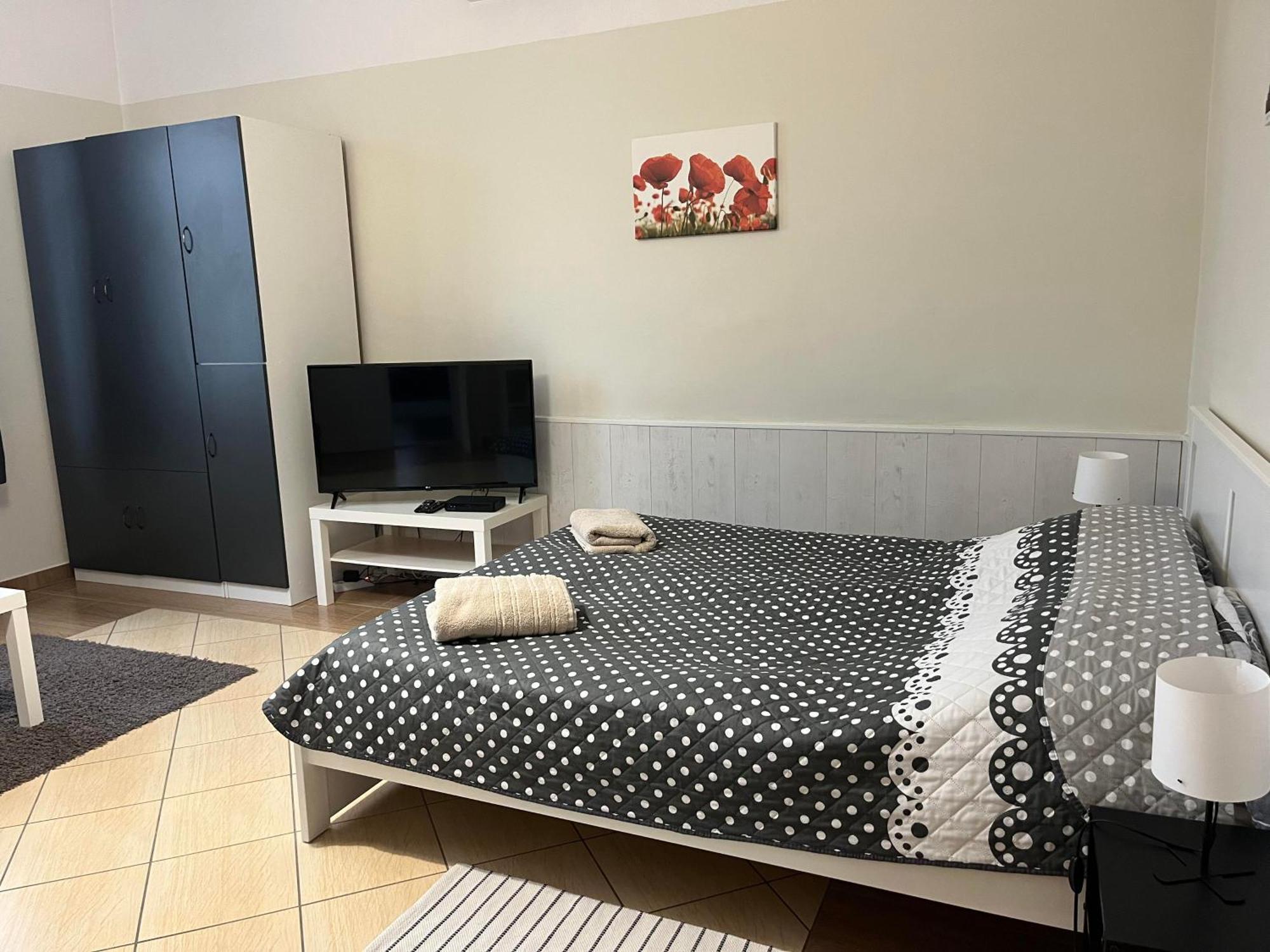 Idill Apartmanhaz B&B Тисафюред Экстерьер фото
